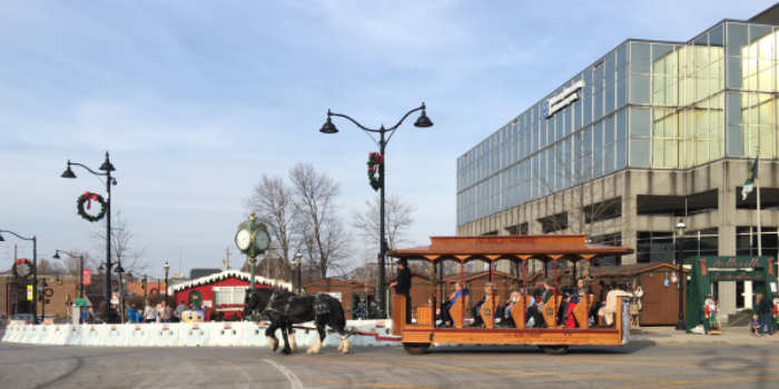 Belleville illinois christkindlmarkt trolley with horses
