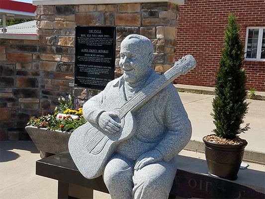 Burl Ives Statue & Heritage Information Center in Jasper County, IL