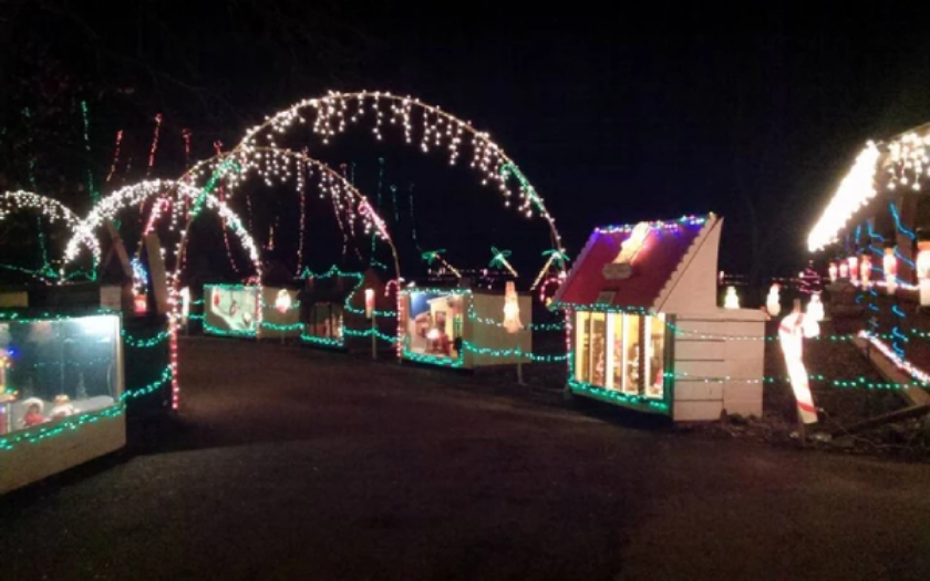 Light Displays Galore in Downstate Illinois
